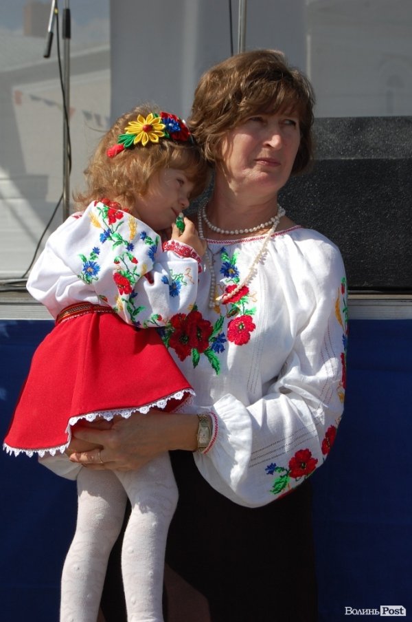 Акція «Українська вишиванка» у Луцьку. ФОТО