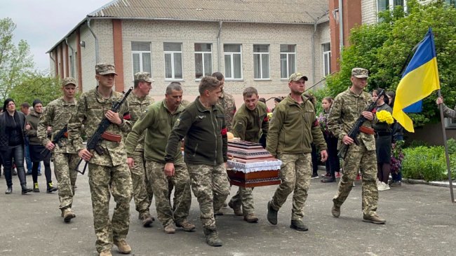 Рано втратив батьків: на Волині попрощалися із загиблим 36-річним Героєм Романом Абрамчуком