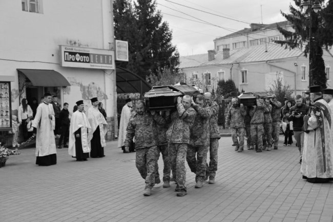 У Луцьку попрощались із двома Героями, які загинули, захищаючи Україну