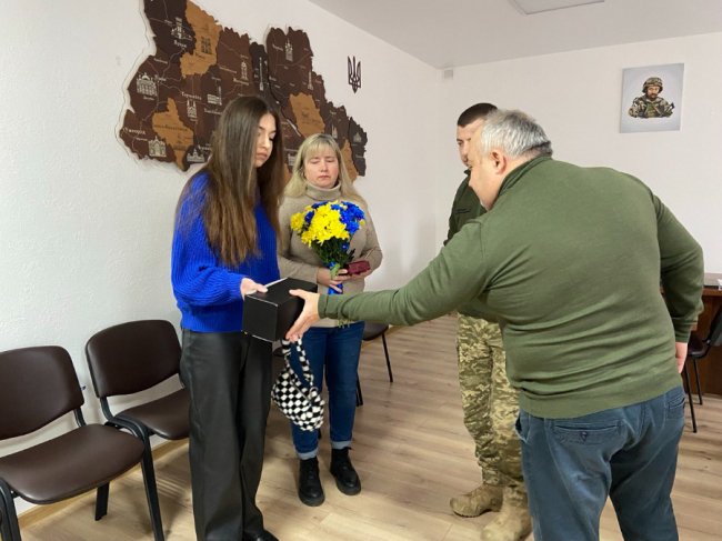 Рідним Героя з Волині Юрія Мохнєва вручили його посмертну нагороду