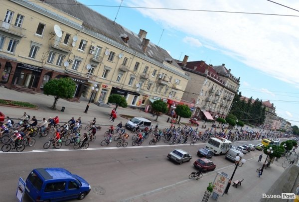 Велодень у Луцьку зібрав більше тисячі людей. ФОТО 