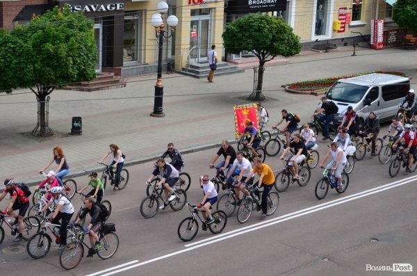 Велодень у Луцьку зібрав більше тисячі людей. ФОТО 