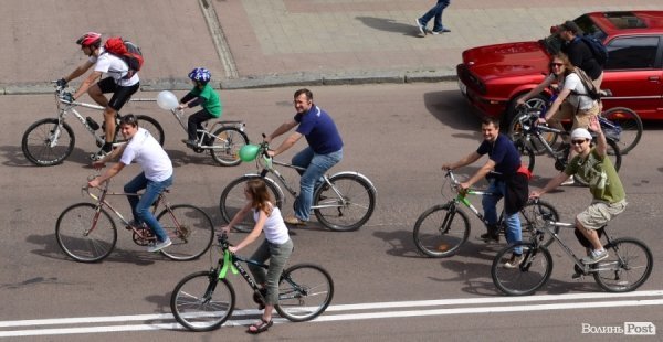 Велодень у Луцьку зібрав більше тисячі людей. ФОТО 