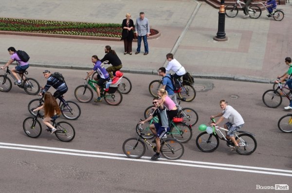 Велодень у Луцьку зібрав більше тисячі людей. ФОТО 