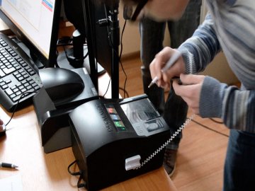 Чому електронний цифровий підпис є більш захищеним, ніж звичайний?*