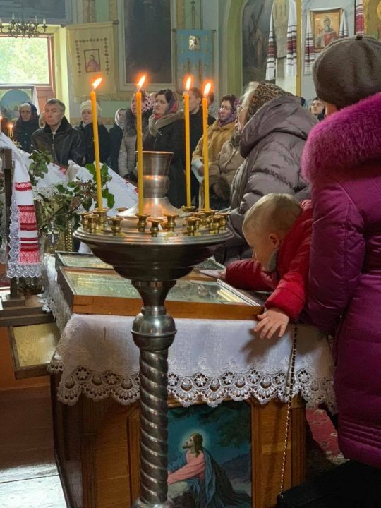 Затамувала подих і не могла поворухнутися, – волонтерка про службу у храмі під Луцьком. ФОТО