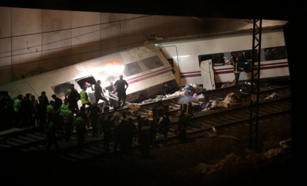 Аварія поїзда в Іспанії. ФОТО