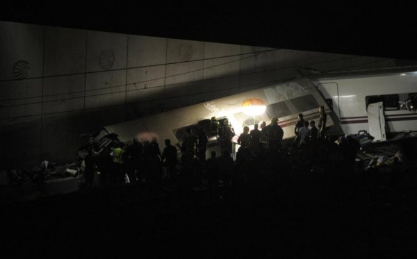 Аварія поїзда в Іспанії. ФОТО