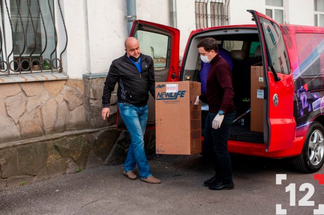 Фонд «Патріоти Волині» передав волинським медикам кисневі концентратори. ФОТО