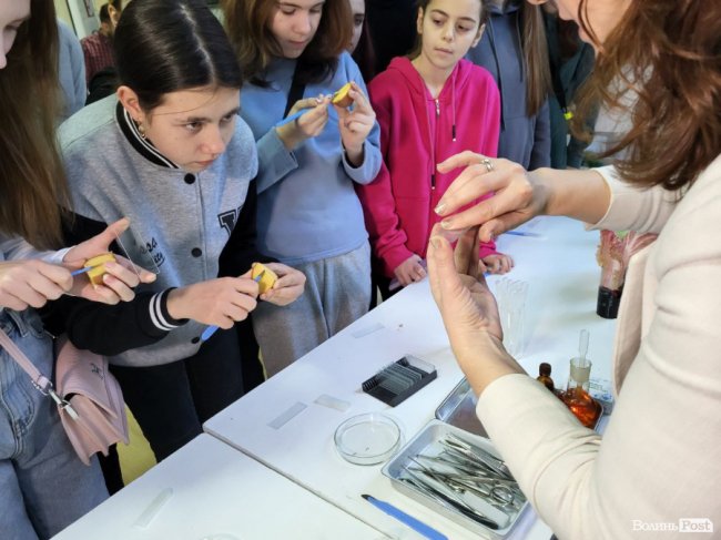 Лего-сумо та світ під мікроскопом: для діток переселенців та військових провели майстер-класи