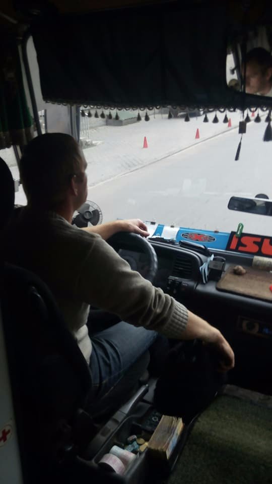 У Луцьку водій маршрутки зачинив двері перед «немічним дідусем»