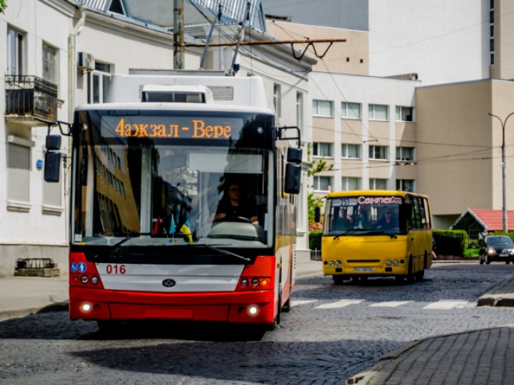 Проїзд у  маршрутках та тролейбусах Луцька: коли можуть збільшити тарифи і яка ціна
