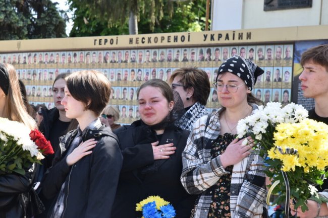 Скорботний день: у Луцьку провели в останню путь двох Героїв