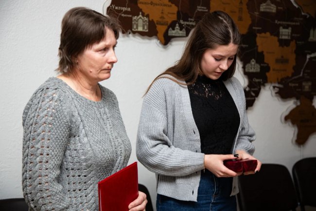 Прикрив собою трьох побратимів: дружині 23-річного Героя з Волині вручили його посмертну нагороду