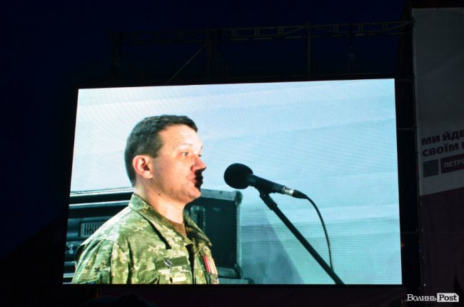 Повстанські пісні, зізнання в любові і до чого тут ва(Зе)лін: як на Волинь Порошенко приїздив. ФОТОРЕПОРТАЖ