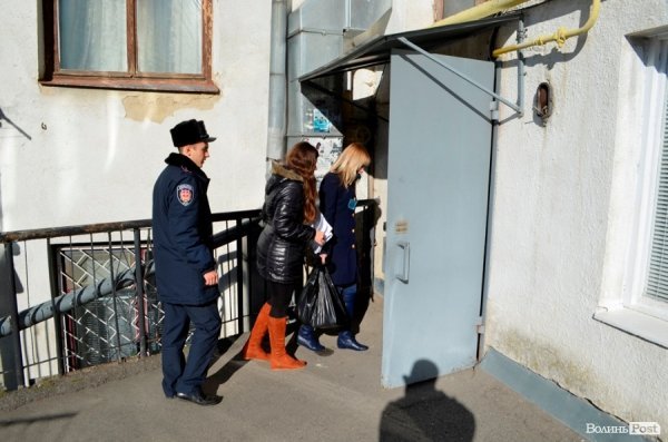 Лучани активно голосують вдома. ФОТО