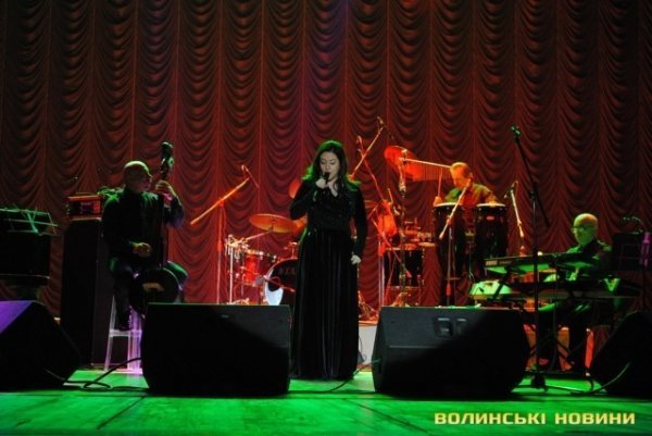 Екс-губернатор Клімчук пообіцяв ходити на всі концерти в драмтеатрі. ФОТО