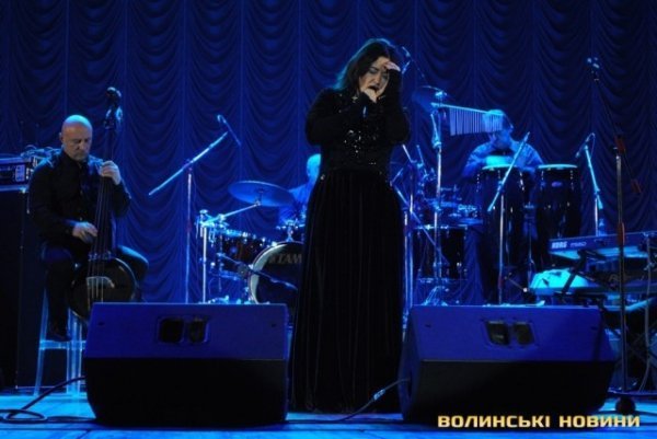 Екс-губернатор Клімчук пообіцяв ходити на всі концерти в драмтеатрі. ФОТО