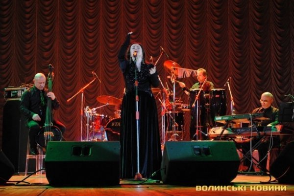 Екс-губернатор Клімчук пообіцяв ходити на всі концерти в драмтеатрі. ФОТО