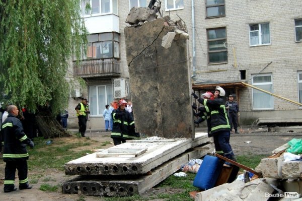 У завалах будинку в Луцьку знайшли тіло другого загиблого. ФОТО