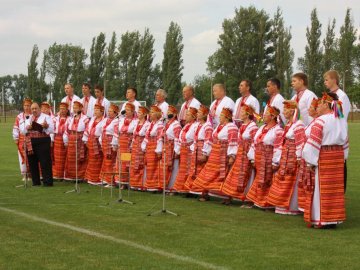 Хор з волинського села заспівав пісню гурту KAZKA. ВІДЕО