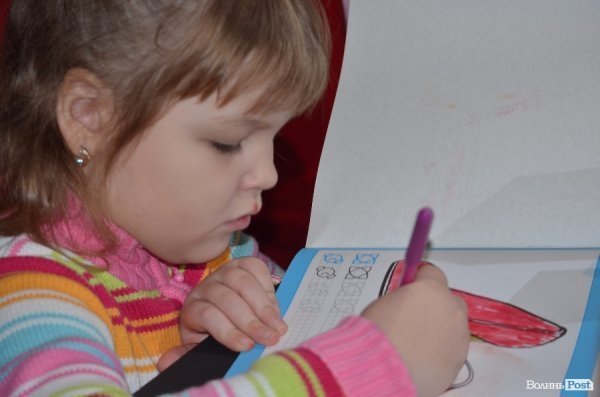 Луцький меценат Андрій Покровський влаштував різдвяне свято для соціально  незахищених діток