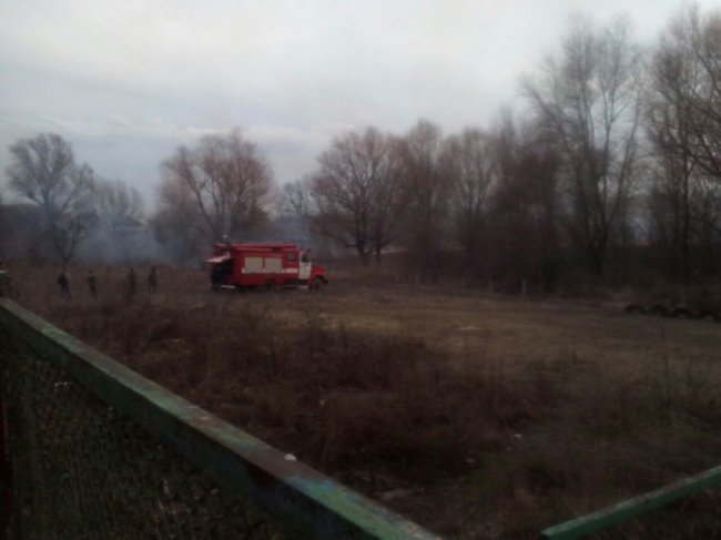 Біля волинського дитсадка горіла трава