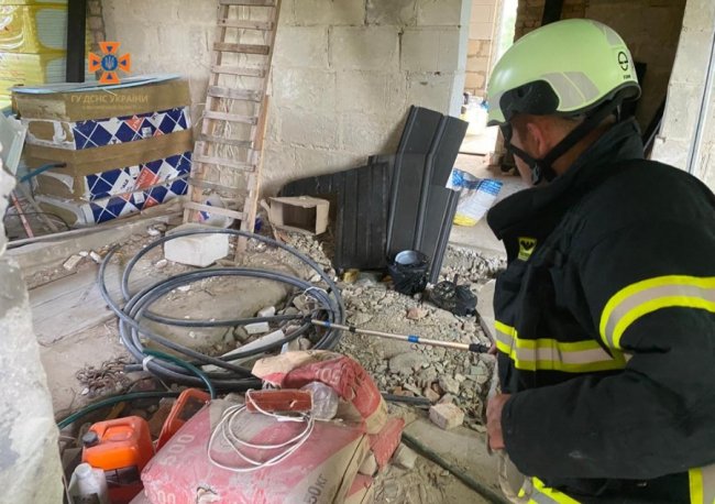 На Волині до приміщення заповз вуж. ФОТО