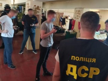 На Волині судитимуть злочинну групу, яка постачала наркотики у виправну колонію