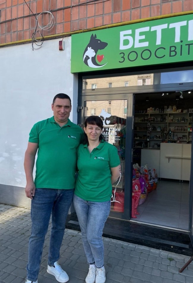 Волинянин за грант від держави відкрив «перукарню»-магазин для тварин. ФОТО