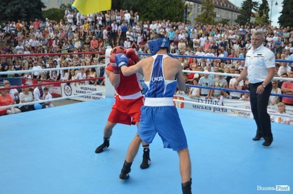 Кров'ю і потом: як у Луцьку билися за перемогу в боксі. ФОТОРЕПОРТАЖ