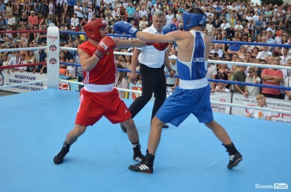 Кров'ю і потом: як у Луцьку билися за перемогу в боксі. ФОТОРЕПОРТАЖ