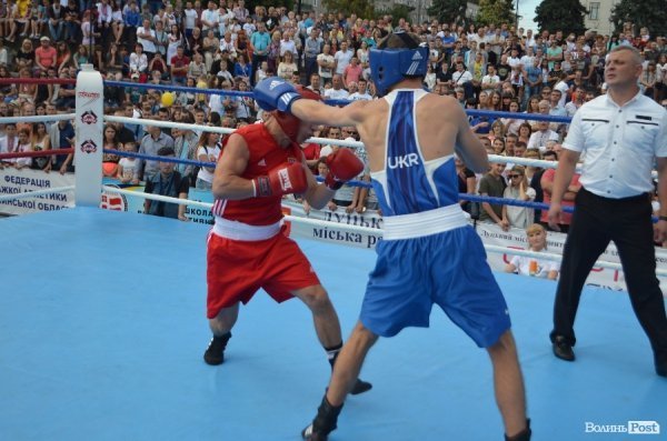 Кров'ю і потом: як у Луцьку билися за перемогу в боксі. ФОТОРЕПОРТАЖ
