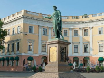 Внаслідок ракетного обстрілу в Одесі загинули 5 людей, серед них – немовля. ОНОВЛЕНО