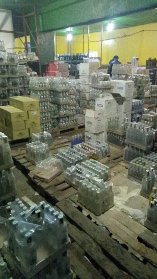 На Волині виявили склад контрафактного алкоголю. ФОТО