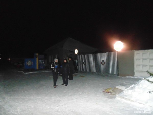 В облозі Автомайдану: у Луцьку ВВшникам заблокували виїзд з частини. ФОТО