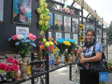 У Нововолинську молилися за загиблих під Іловайськом бійців. ФОТО