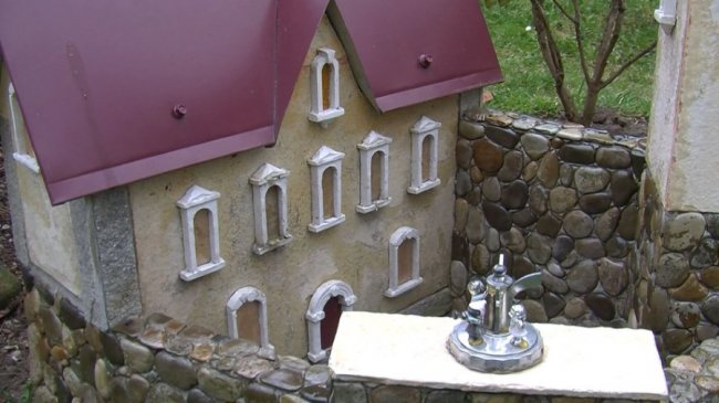 Волинський майстер створив понад 3 сотні мінізамків, фортець та церков. ВІДЕО