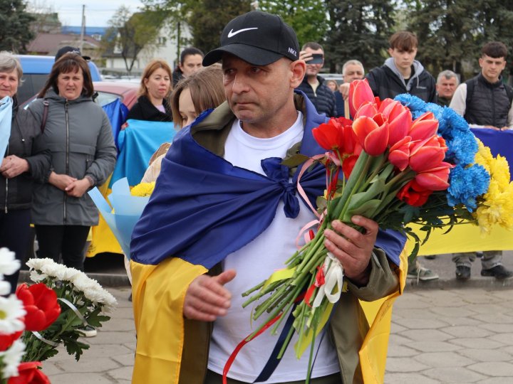 На Волині зустріли звільненого з полону воїна Андрія Жолоба. ФОТО