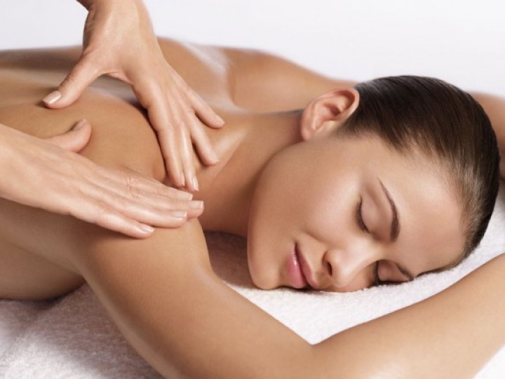 Чому спина болить навіть після лікування — і чому масаж стає вирішальним кроком до одужання