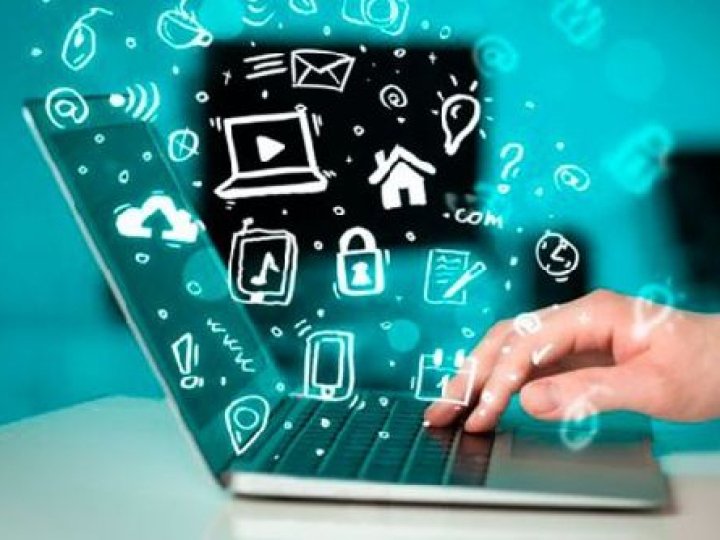 Інтернет і перебої світла: чи можливо в Дніпрі залишатись онлайн?