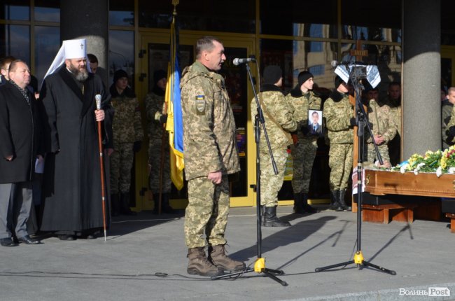 Загинув у день народження: Луцьк попрощався з воїном Віктором Лахаєм. ФОТОРЕПОРТАЖ