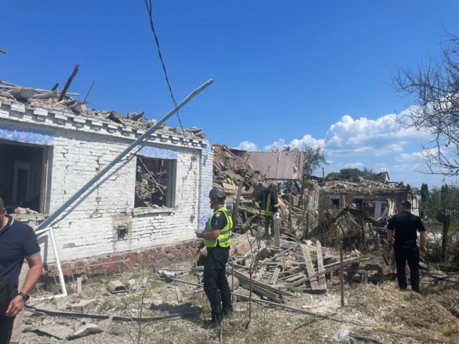 На Київщині внаслідок ракетної атаки пошкоджені будинки, є постраждалі. ОНОВЛЕНО