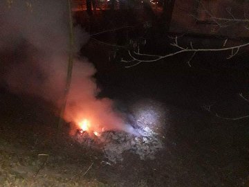 У  Луцьку невідомі розвели багаття  та втекли
