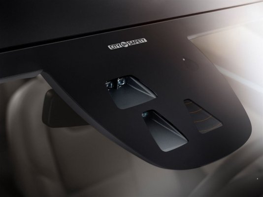 Volvo обладнало авто подушкою безпеки для пішоходів