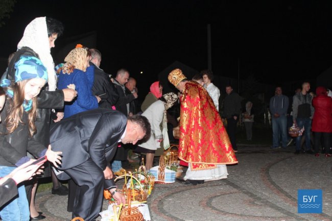 Як у Володимирі святили паски. ФОТО