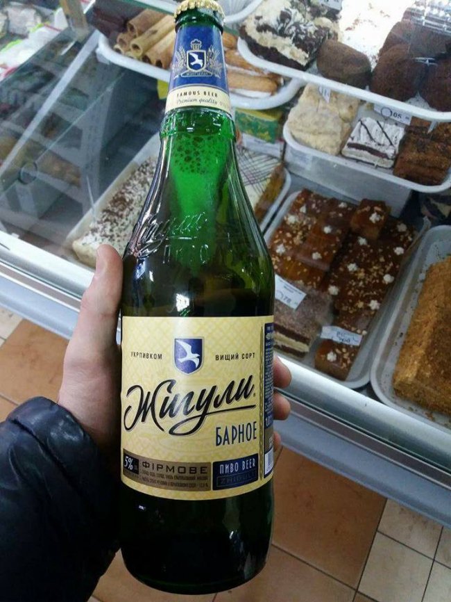 У Луцьку три магазини попалися на продажі «нічного» алкоголю. ФОТО