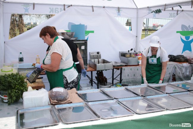 Від і до: чим і за скільки поласувати на «Бандерштаті». ФОТО