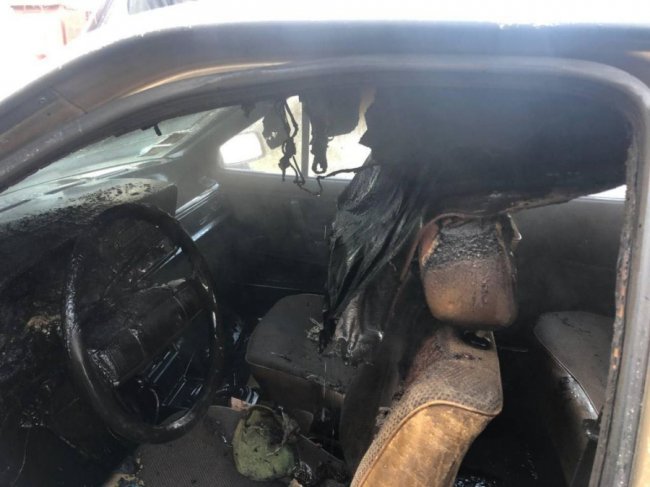 У місті на Волині загорівся легковий автомобіль. ФОТО