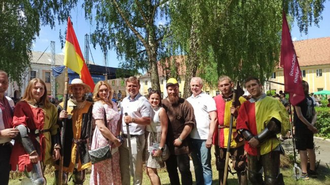 Середньовічні танці, лицарські виступи, ярмарок: як проходив фестиваль «Олицька переберія». ФОТО